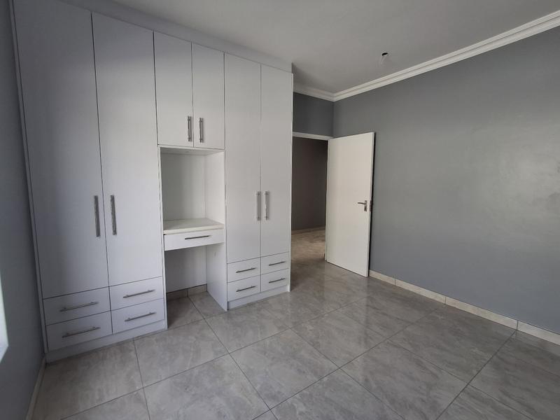 3 Bedroom Property for Sale in Golden Mile Western Cape